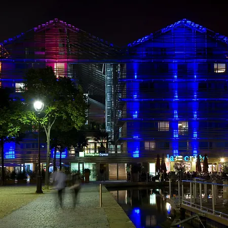 Hotel Express Paris-canal De La By Ihg Paris