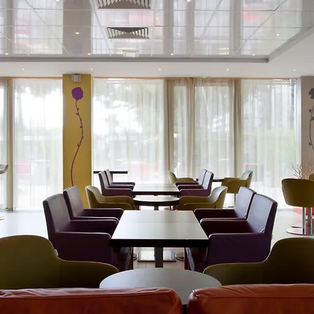 Hotel Express Paris-canal De La By Ihg