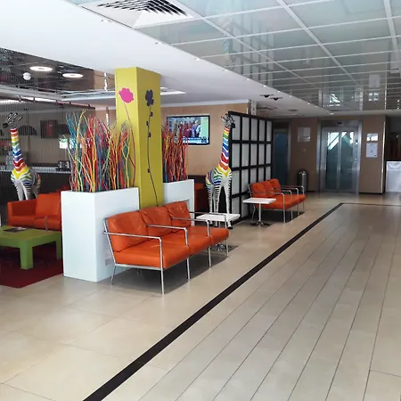 Express Paris-canal De La By Ihg