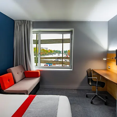 Express Paris-canal De La By Ihg