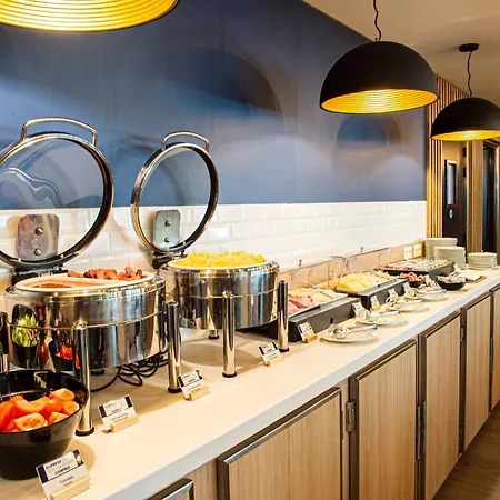 Express Paris-canal De La By Ihg