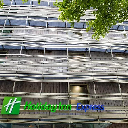 Express Paris-canal De La By Ihg Hotel Paříž