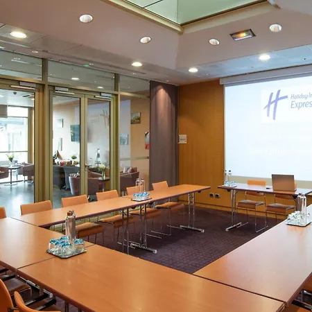 Express Paris-canal De La By Ihg