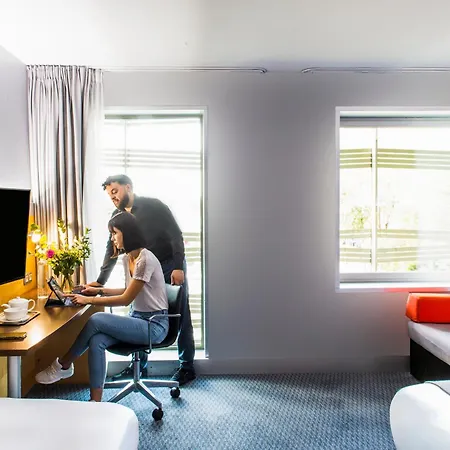 Express Paris-canal De La By Ihg Hotel