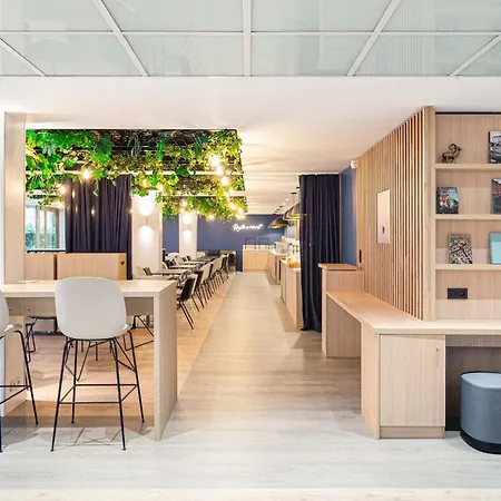 Express Paris-canal De La By Ihg