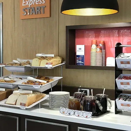 Express Paris-canal De La By Ihg Hotel Paris