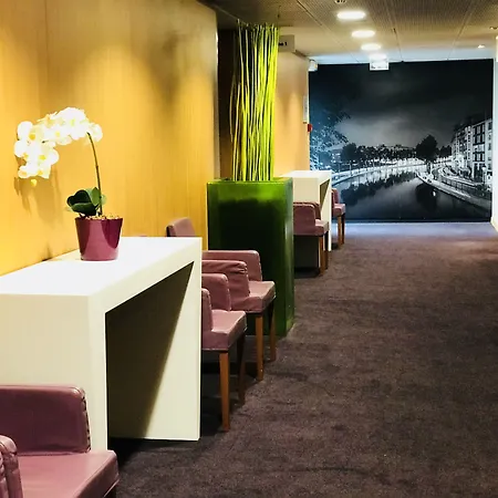 快捷假日巴黎加纳尔德拉维莱特酒店 酒店 3*