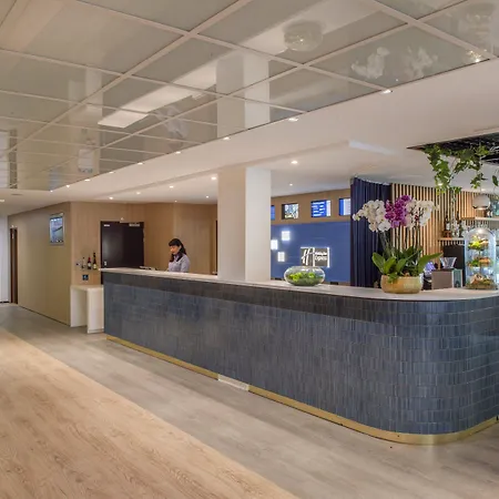 快捷假日巴黎加纳尔德拉维莱特酒店 3*