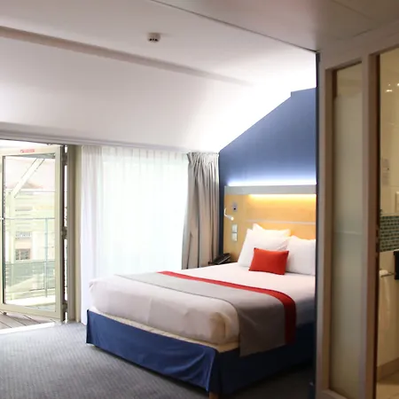 فندق هوليداي إن إكسبرس - كنال دو لا فيليت 3*