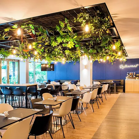 Express Paris-canal De La By Ihg Hotel 3*