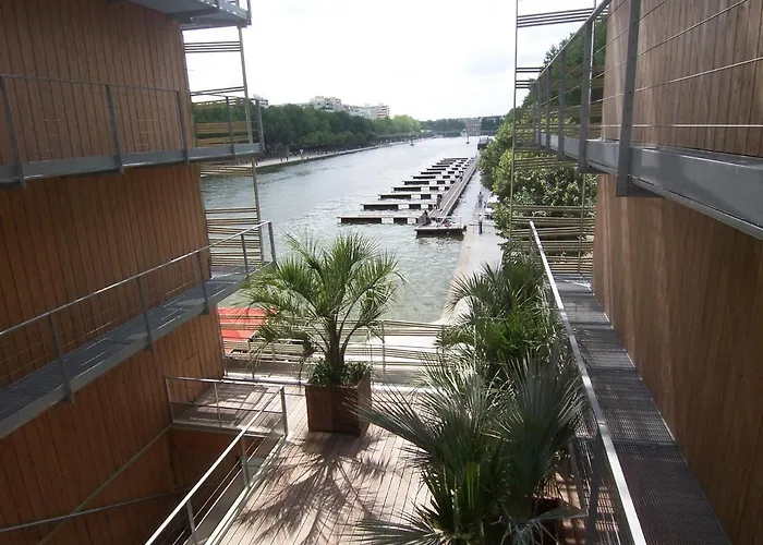 Hotel Express Paris-canal De La By Ihg