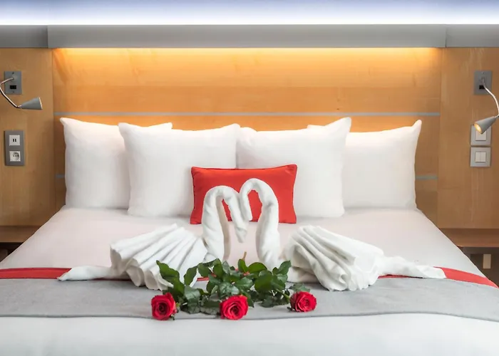 Express Paris-canal De La By Ihg 3*