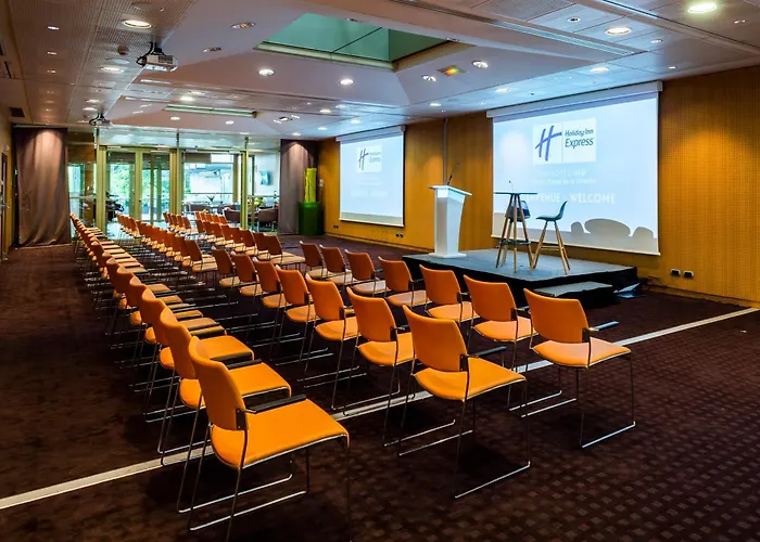 Express Paris-canal De La By Ihg Hotel