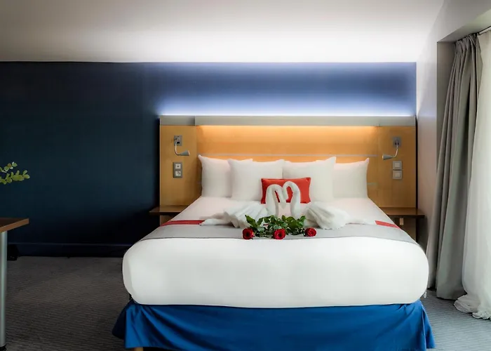 Express Paris-canal De La By Ihg 3*