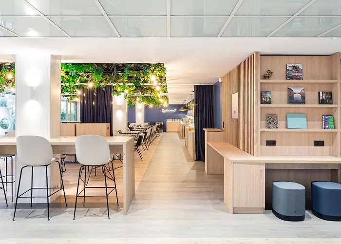 Express Paris-canal De La By Ihg