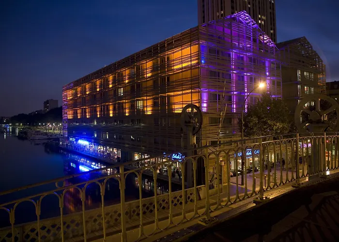 Express Paris-canal De La By Ihg Hotel 3*