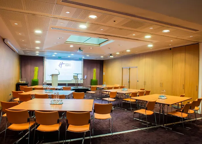 Express Paris-canal De La By Ihg 3*