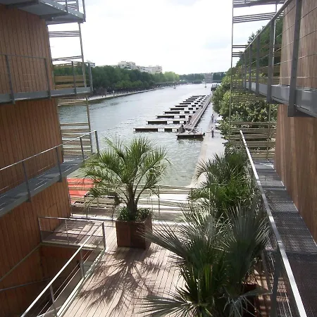 Ξενοδοχείο Express Paris-canal De La By Ihg